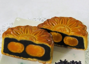 Bánh trung thu givral  đậu đỏ thơm ngon